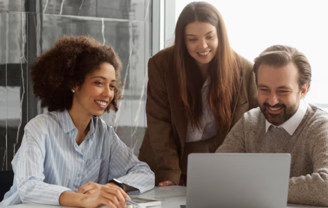 Caso-de-Estudio-Búsqueda-de-Similitud-Vectorial-Asistida-por-Modelos-de-Lenguaje-Avanzados-_LLM_-Una